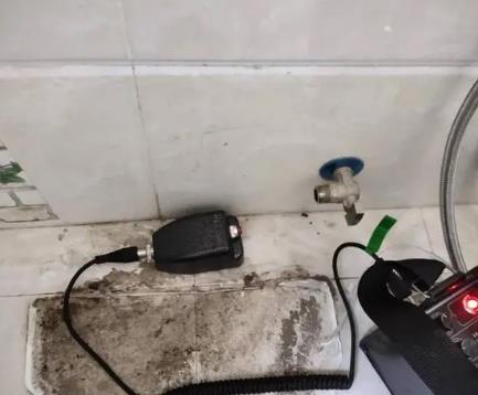 塔河屋顶漏水维修公司分享下卫生间漏水的危害及解决方法